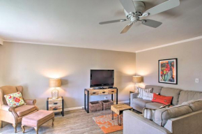 Sunny Scottsdale Townhome - Walk to Trolley and Lake